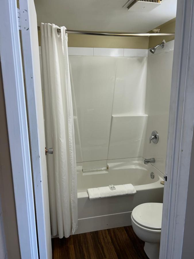 לוידמינסטר Goodknight Inn מראה חיצוני תמונה